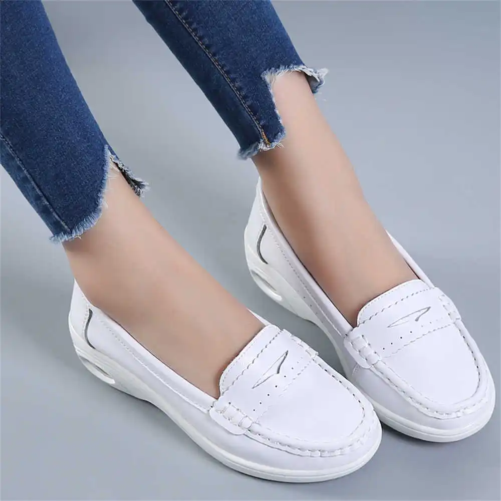 Thick Sole Slipon White Traine – Office Tech Guy recenzja i cena