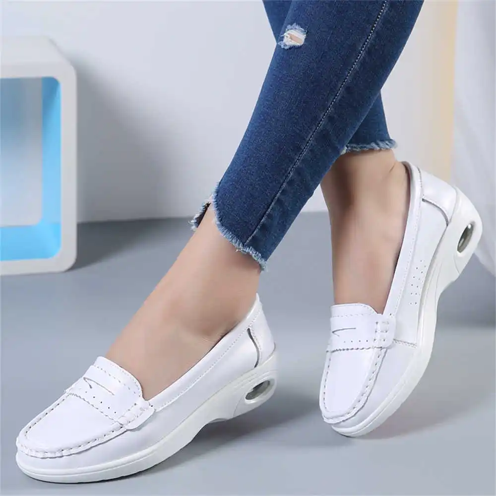 Thick Sole Slipon White Traine – Office Tech Guy recenzja i cena